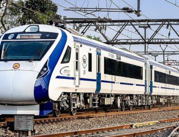 *यूपी में वाराणसी-नई दिल्ली वंदे भारत एक्सप्रेस का सी-7 कोच बुधवार को झरना बन गया ।*  22415 वंदे भारत एक्सप्रेस सुबह छह बजे कैंट रेलवे स्टेशन से चली। प्रयागराज पहुंचने से पहले ही सी-7 कोच में 76 नंबर सीट पर अचानक पानी टपकने लगा। फिर अचानक से कोच का कूलिंग कम हो गया। यात्रियों ने इसकी शिकायत कोच के क्रू मेंबर से की।