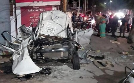 ब्रेकिंग    अयोध्या। ट्रैक्टर की चपेट में आने से 4 वर्षीय बालक की दर्दनाक मौत। बीकापुर कोतवाली के चंवर ढार निवासी मानस 4 सत्येंद्र दुबे की अचानक ट्रेक्टर के चपेट में आने से दर्दनाक मौत हो गई। परिजन आनन फानन में chc लाए जहां डाक्टरों ने मृत घोषित कर दिया। परिवार में कोहराम।