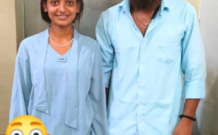 कुंभ मेले के दौरान सोशल मीडिया पर वायरल हुई इंदौर की मोनी भोसले उर्फ मोनालिसा एक बार फिर सुर्खियों में है। हीरोइन बन चुकीं मोनालिसा अपने प्रेमी फरमान खान के साथ थंपापुर पुलिस स्टेशन पहुंचीं, जहां उन्होंने पुलिस से मदद की गुहार लगाई और फिर मंदिर में जाकर शादी के बंधन में बंध गईं। मध्य प्रदेश के इंदौर की रहने वाली मोनालिसा ने बताया कि उनके पिता उनके और फरमान खान के रिश्ते के खिलाफ