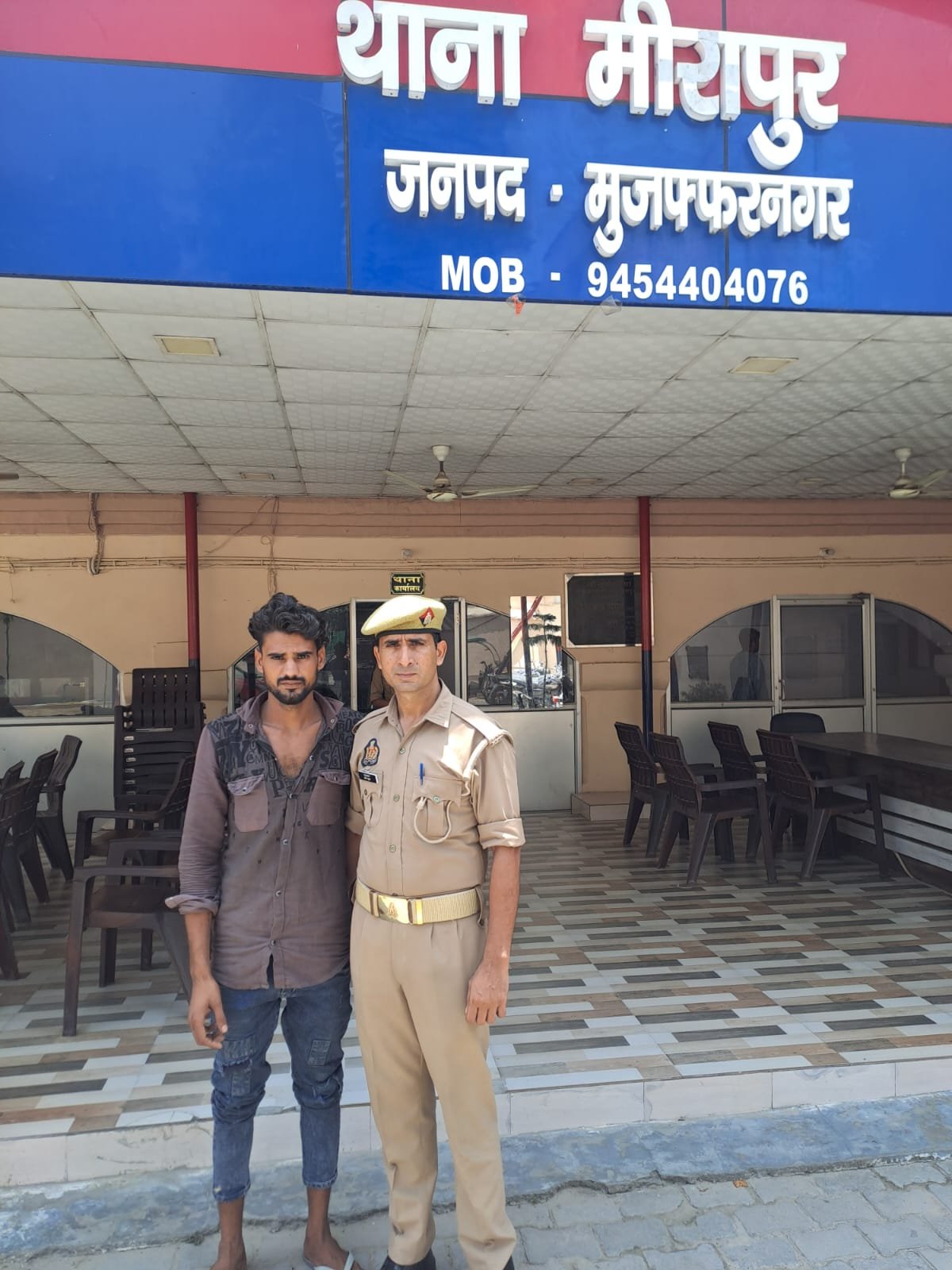 Vipin Rathour Mamta TRN: (विपिन राठौर मीरापुर मुज़फ्फरनगर )किशोरी को भगा ले जाने वाला मुस्लिम युवक गिरफ्तार  मीरापुरः क्षेत्र के एक गांव में अपनी बुआ के घर आई हुई एक किशोरी को दो दिन पूर्व