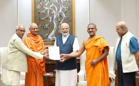 आज सुबह के मुख्य सामाचार चोर अमूमन शातिर होते हैं, मगर अपनी सीमा जानते हैं। डकैत निर्लज्ज भी होते हैं, दुस्साहसी भी। राम मंदिर के नव्य, भव्य और दिव्य अयोध्या 